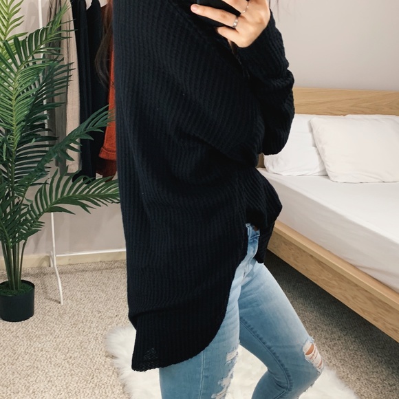 🆕 Vanessa - Black Oversized Thermal Top - Picture 5 of 8